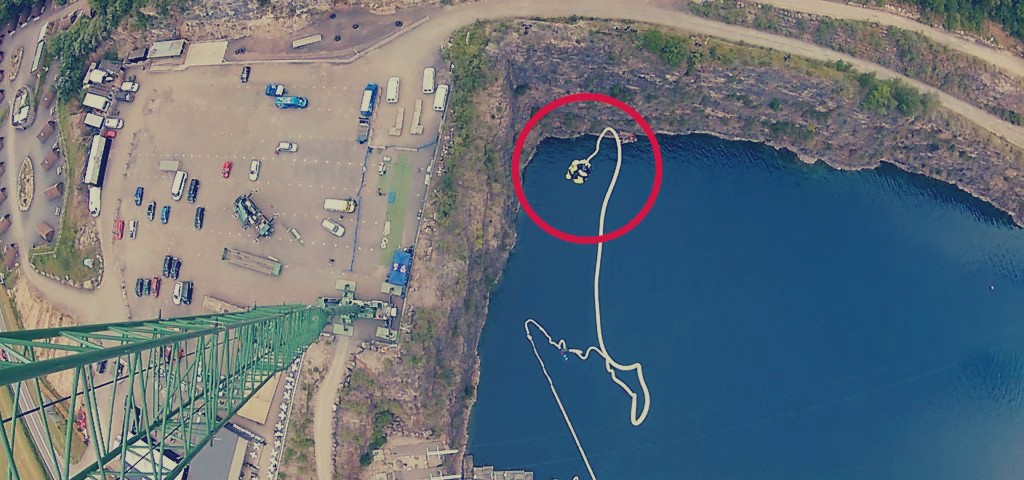 بالفيديو: عجوز جريء في الـ73 من عمره يقفز في المياه من ارتفاع 139 مترًا: قرر تسجيل رقم قياسي عالمي 1 قفز مجنون