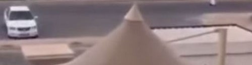 بالفيديو: شاب يوثق مهارته في إصابة الآخرين بالعين 10 اضابة بالعين