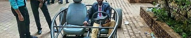 جامعة الخرطوم سيارة