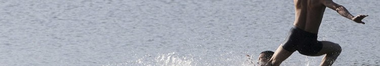 راهب يمشي على المياه لمسافة 125 متراً