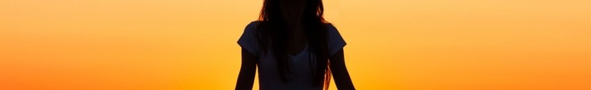 9 عادات شائعة يمكن أن تدمر شعورك بالسلام النفسي.. أبرزها التسوق 10 يوغا