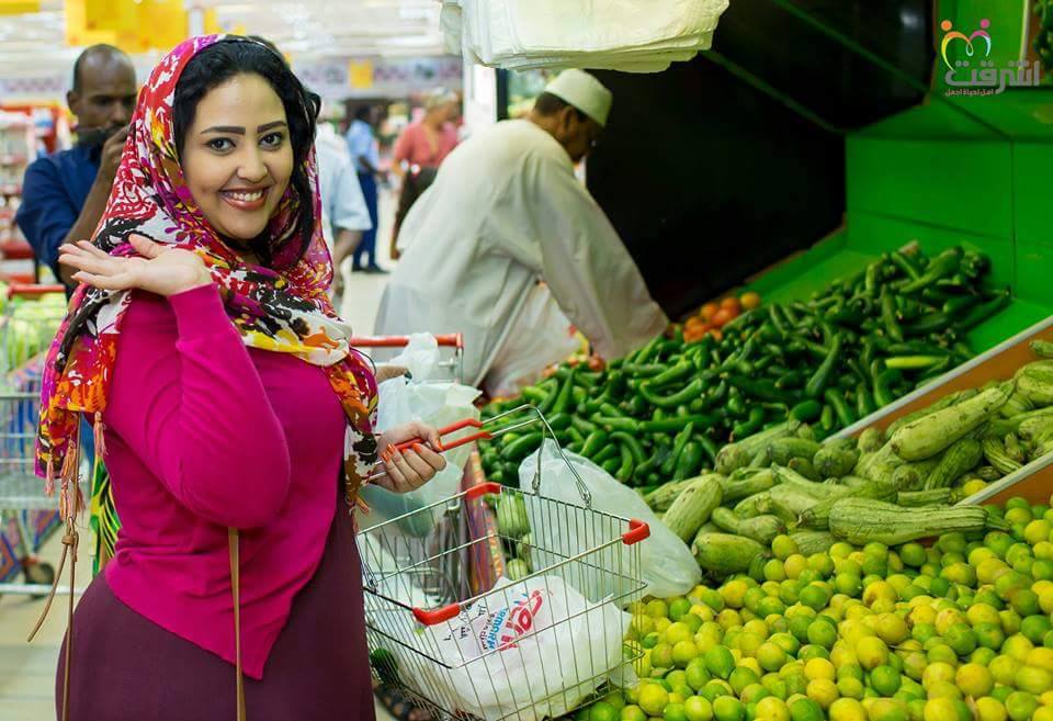 شاهد بالصور.. شهد المهندس تستعيد جمالها من داخل مركز للخضروات.. وابتسامتها تدهش معجبيها 3 11949715_1044531465587050_1408889535_n