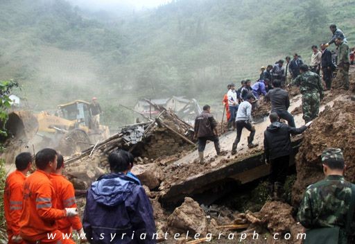 بالفيديو: لحظة وقوع انهيار أرضي في الصين 1 انهيار أرضي في الصين