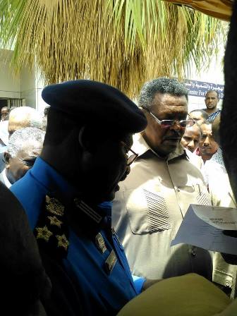 مواطنون يرفعون الكلفة مع نائب الرئيس.. يا بكري يا بكري ..عليك الله أسمعنا! 1 بكري صالح2