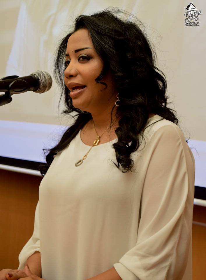 حلقات تلاوة وتضرع ودعوات بشفاء المذيعة سلمى سيد 1 سلمى2