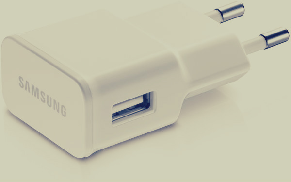 آيفون يتغلب على مشكلة "تلف الشواحن" 1 شاحن سامسونج