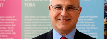 10 ملايين دولار من المملكة المتحدة لتحسين المياه وإصحاح البيئة بالبحر الأحمر 10 السفير البريطاني مايكل آرنر