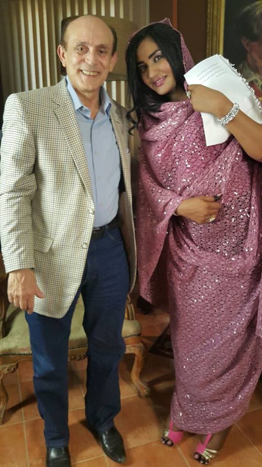 بالصورة.. المذيعة تسابيح خاطر تعود للظهور بعد غيبة برفقة الممثل المصري المعروف وتعلن عن استضافته قريباً 2 تسابيح مبارك مع الممثل محمد صبحي