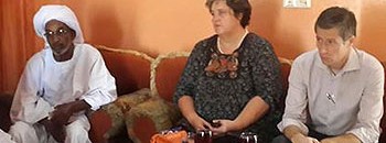 دبلوماسيان أوروبيان يزوران أسر ضحايا سبتمبر بالخرطوم 10 1443286660