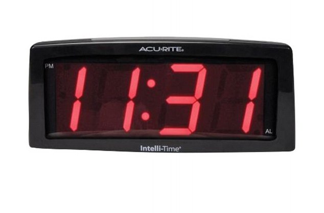 قصة القبض على طفل سوداني صنع «ساعة» و المدرسون اعتقدوا أنها قنبلة وأوباما يطلب مقابلته 3 2C610F1400000578-3236603-image-a-24_1442400985306