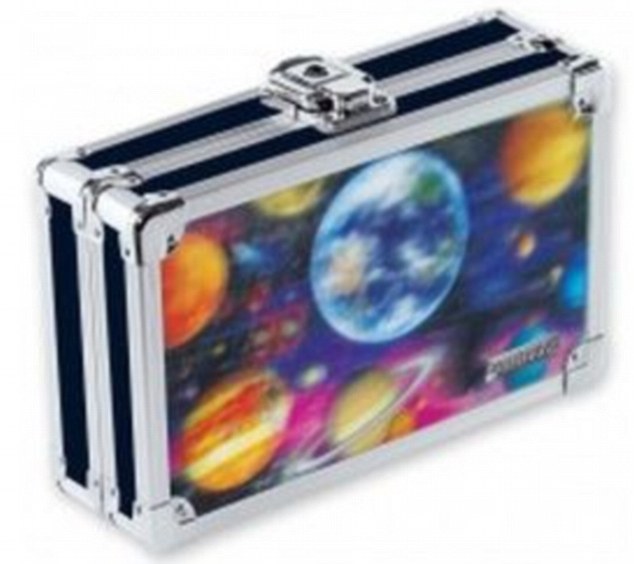 قصة القبض على طفل سوداني صنع «ساعة» و المدرسون اعتقدوا أنها قنبلة وأوباما يطلب مقابلته 4 2C610F2000000578-3236603-image-m-26_1442401032359