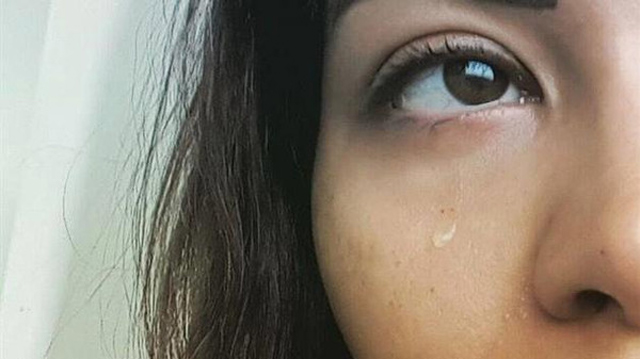 لماذا حذفت شيرين عبدالوهاب صورتها وهي تبكي؟ 1 3381083571