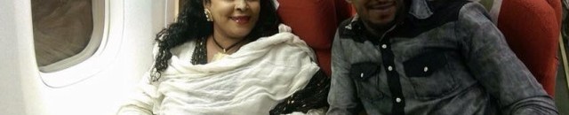 شاهد بالفيديو.. طالبات بإحدى الجامعات السودانية المعروفة يصعدن أعلى المسرح ويقدمن فاصل من الرقص المثير مع الفنان محمد بشير على أنغام "الجدي" 10 KKKK