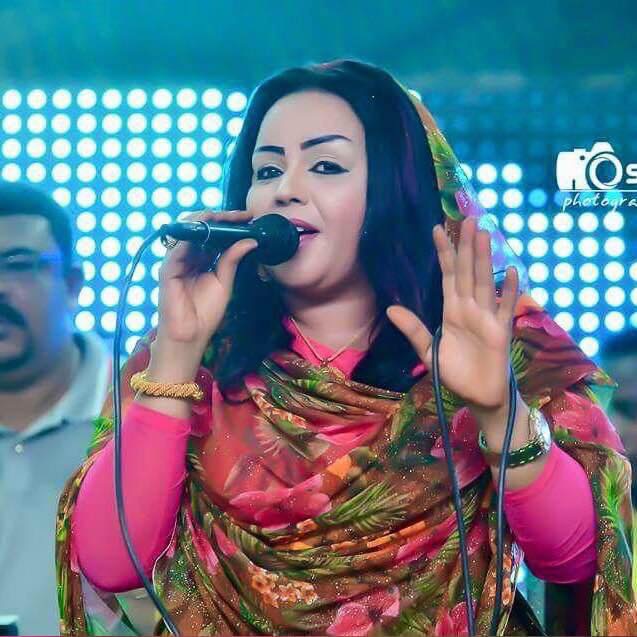 وسط دهشة الحضور .. " استبدال " إنصاف مدني بـ " ندى القلعة " بالحديقة النباتية ! 1 image2043