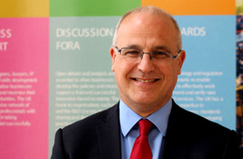 10 ملايين دولار من المملكة المتحدة لتحسين المياه وإصحاح البيئة بالبحر الأحمر 1 السفير البريطاني مايكل آرنر