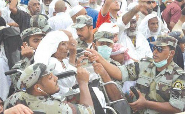 "مسؤول إيراني": اصطدام مباشر لـ300 حاج إيراني في الاتجاه المعاكس سبّب "تدافع منى" 1 حج2