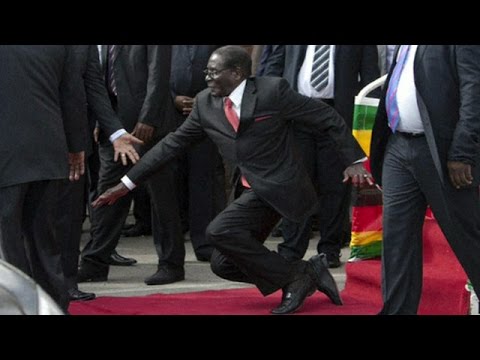 روبرت موغابي يسقط