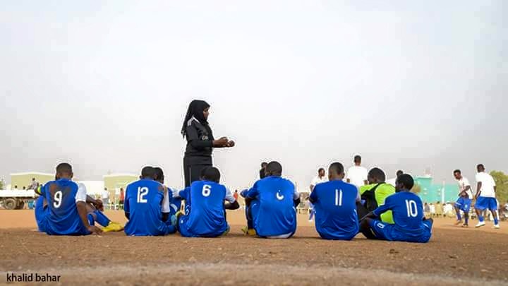 أول مدربة كرة قدم في السودان .. سلمى الماجدي ضمن أفضل 100 امرأة في العالم 1 سلمى الماجدي5