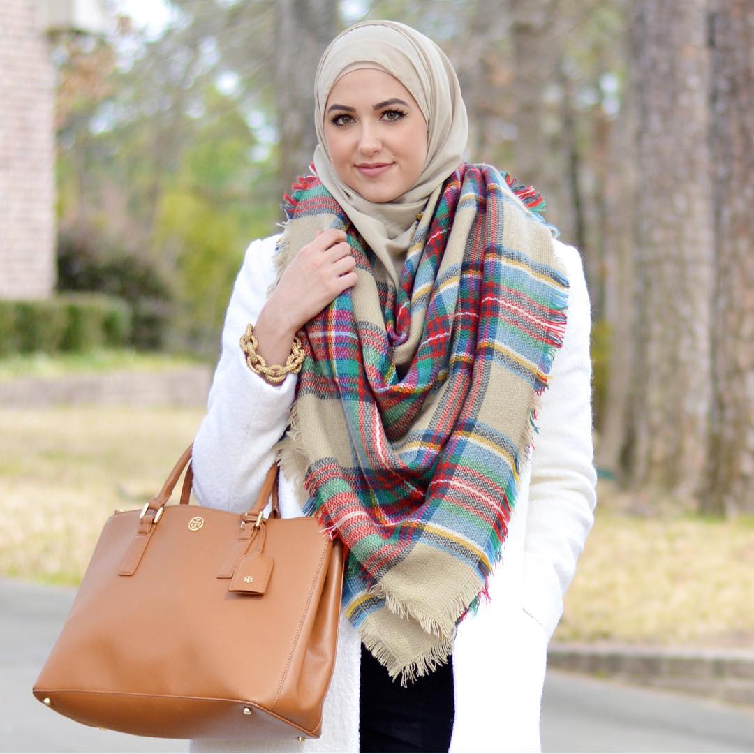 مطعم أميركي يطرد محجبات بدعوى "الجهاد الحضاري" ويستعين بأشد المحامين عداوة للمسلمين 1 لينا المحجبة