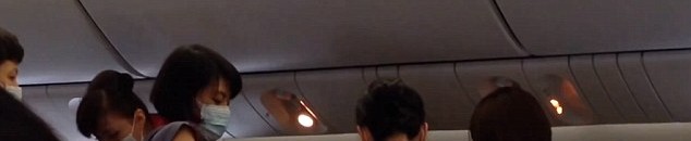 امرأة تلد طفلة في طائرة على إرتفاع 30 ألف قدم