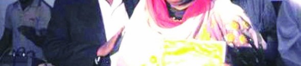 حادث مؤسف وطريف.. سيارة السيدة "بخيتة الهادي المهدي" تصتدم بسيارة السيدة "جلاء إسماعيل الأزهري"!! 10 بخيتة المهدي