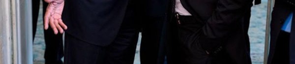 جذب بوتين لربطة عنق أوباما