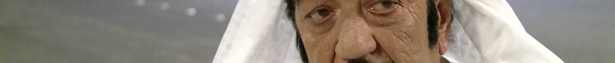 الفنان حسن حسني بالزي الخليجي ومشيته بالدشداشة تثير السخرية 10 حسن حسني