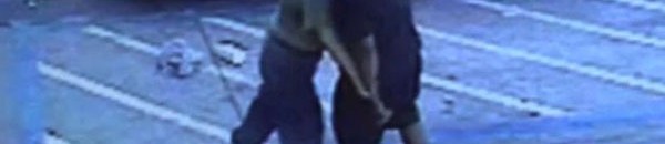 بالفيديو: سيدة تعتدي على سبعيني وتحاول سرقته بالإكراه 10 سيدة تعتدي على سبعيني