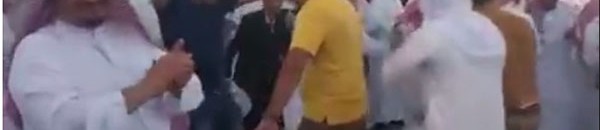 مصريون يشعلون حفل