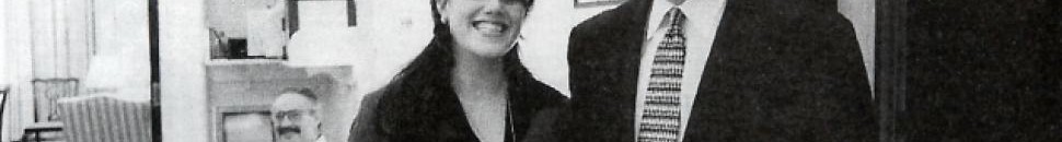 ظهر يرتدي فستان وحذاء نسائي بكعب عال .. شاهد: “صورة فاضحة” للرئيس الأمريكي السابق “كلينتون”! 11 مونيكا وكلينتون