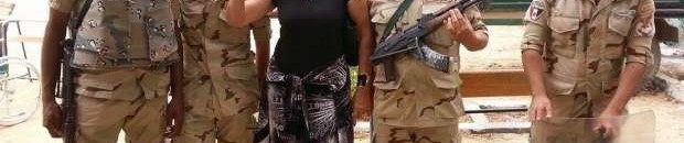 نادية الجندي بالعكاز