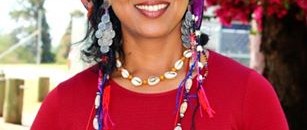 الصحف الاسترالية تحتفي بالفنانة ياسمين إبراهيم وتكتب عن الغناء السوداني 11 ياسمين