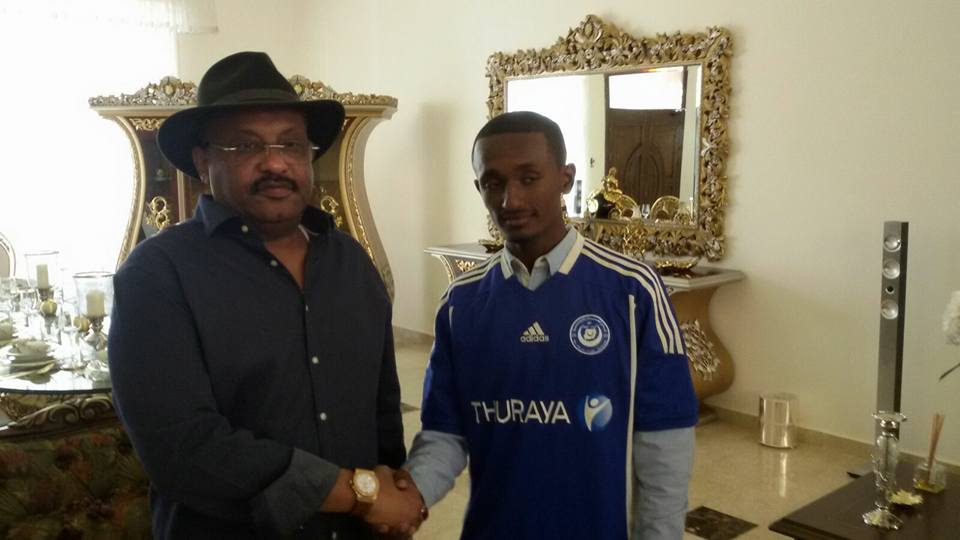 عاجل وبالصور.. الكاردينال يواصل اكتساح التسجيلات ويوجه ضربة قاضية للمريخ بخطف نجمه ميسي ونجم المنتخب عمار الدمازين 3 12065509_430703580464207_5653575696077904239_n