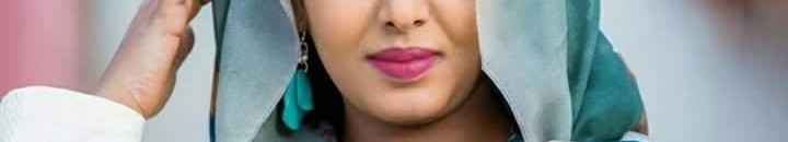 شاهد صورة.. مذيعة النيل الأزرق التي شغلت رواد مواقع التواصل الاجتماعي.. والحائزة علي المرتبة الأولي في آخر استفتاء 11 12170476 1074234309283432 273094473 n