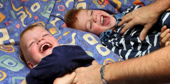 الدغدغة.. ظاهرة مازالت تحير العلماء 1 elbashayer image 1446058034