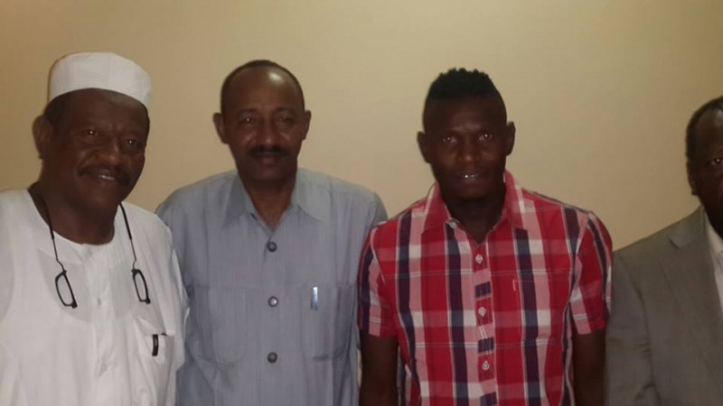 بالصور.. وفي الساعات الأولي من صباح الخميس..مجلس المريخ يحسم الجدل ويغلق الباب أمام الهلال بإعادة قيد أمير دفاعه 2 امير