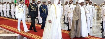 البشير وولي عهد أبوظبي يبحثان محاربة التطرف والإرهاب 10 البشير1