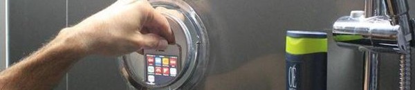 الهاتف في الحمام