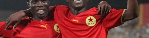 في مفاجأة غير متوقعة.. المريخ يطلق سراح محترفه الغاني الموهوب للخرطوم الوطني مقابل الحصول علي نجم الكوماندوز عاطف خالد 10 اوكرا