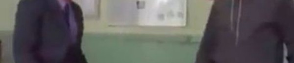 بالفيديو: طالب يلقن معلم علقة ساخنة داخل الفصل 10 طالب يلقن معلم علقة ساخنة