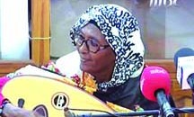 شاهد بالصور.. قوقل يحتفل بـ "أسماء حمزة" أول ملحنة وعازفة عود سودانية 11 لحن