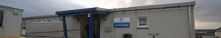 بالفيديو: شاهد (أساتذة) يهربون من فوق (حيطة) المدرسة 10 مدرسة تضم تلميذا واحدا