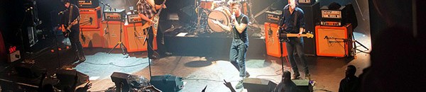 مغني عالمي يوقف حفله .. والسبب سوريا! 10 مسرح باتاكلان