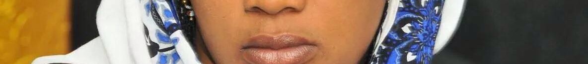 كاتبة صحفية تتلقى ردا لازعا من والدتها (شن عرف الحمير بأكل الجنزبيل) 10 مشاعر عبدالكريم