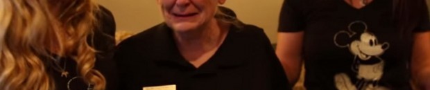 بالفيديو: مفاجأة كبيرة من فتيات إلى سيدة أمريكية 10 من فتيات إلى سيدة أمريكية