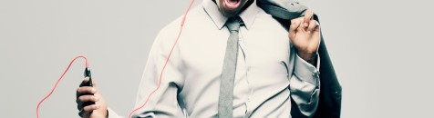 ما أضرار الاستماع للموسيقى الصاخبة بسماعات الرأس؟ 10 موسيقي موظف