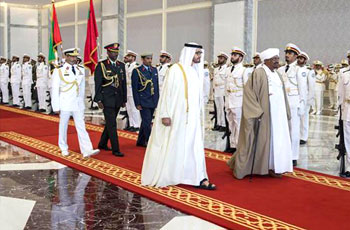 البشير وولي عهد أبوظبي يبحثان محاربة التطرف والإرهاب 1 البشير1