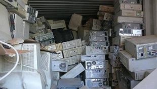 قضية حاويات أمبدة: تحريك بلاغات في مُواجهة وزارة البيئة 1 حاوية