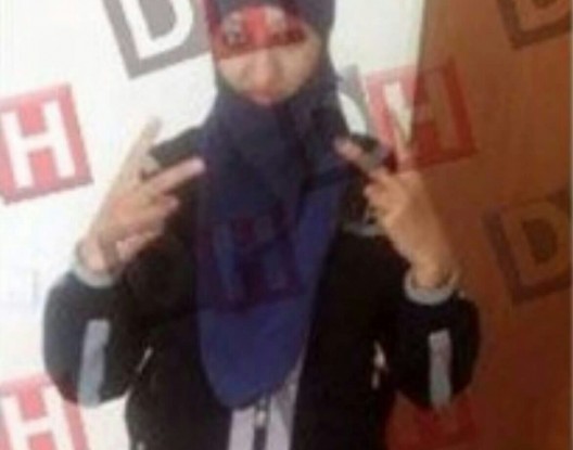 بالصور: إنتحارية "سان دوني" مغربية الأصل اسمها حسناء بولحسن 1 حسناء آيت بولحسن في صورتين