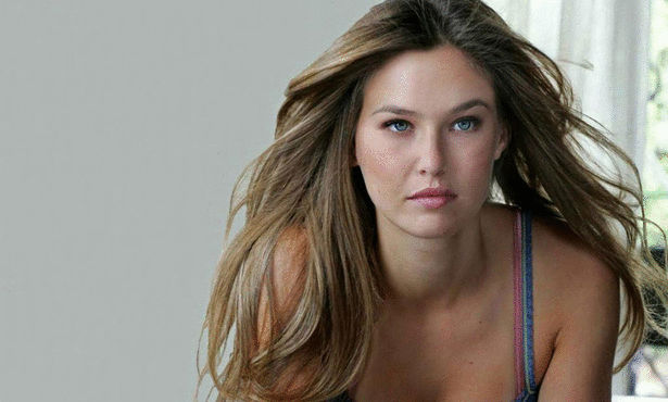 عارضة الأزياء الإسرائيلية بار رافائيلي